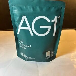 AG1 -Athletic Green 75 Vitamins Multivitamin And Probiotic 30 day (12.7oz)